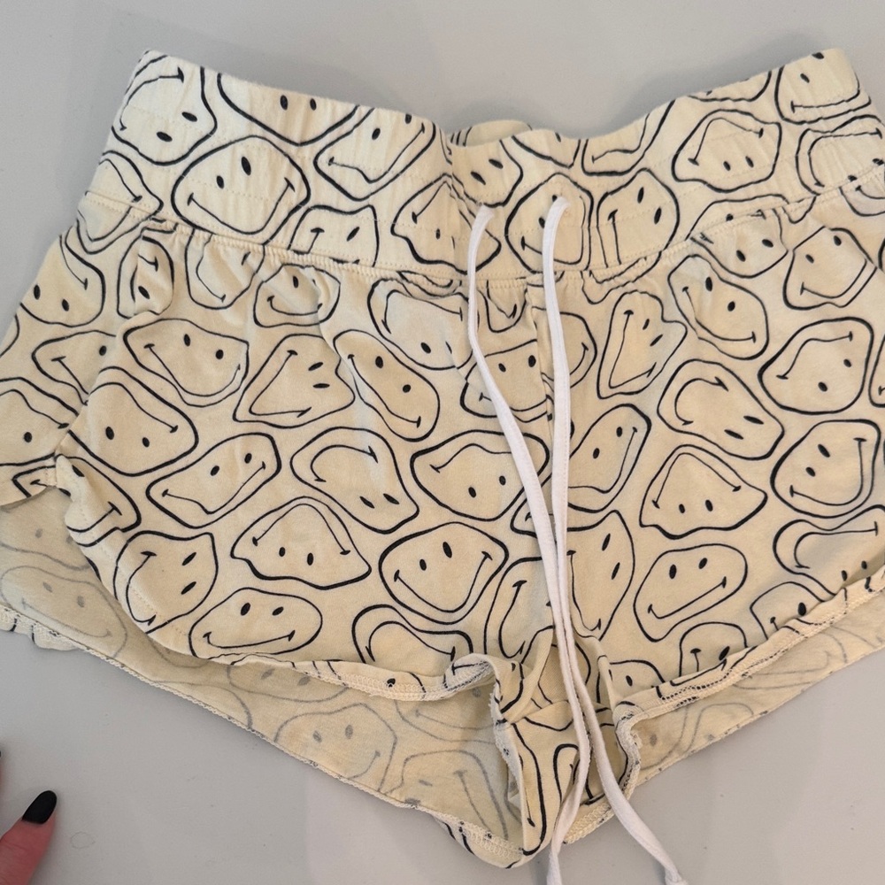 American Eagle Outfitters Cream Smiley Patterned Shorts - Picture 3 of 5